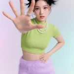 Banana green short shirt purple skirt model áo ngắn xanh lá chuối váy tím