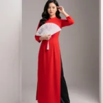 Ao Dai model holding fan Người mẫu áo dài cầm quạt
