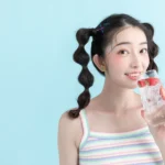 Jpg photo model cô gái chụp ảnh thức uống girl posing for a drink 11915
